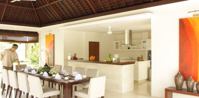 Villa Asante, Dining and Kitchen