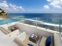 Villa Anugrah, Pool mit Blick auf den Ozean